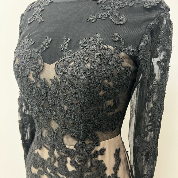 Gorgeous evening gown, gala, wedding stunner - Picture 2 of 3